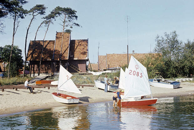 14. Детский спортивный яхтклуб в поселке Нида близ города Неринги, 1981 год. СССР, Советская Литва, фотоальбомы