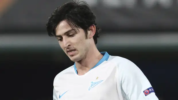 Le Quotidien: Азмун интересен ряду клубов Примеры и Серии А