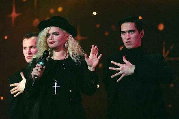 Лариса Долина выступает в эстрадном шоу конкурса "Мисс Москва -94", 22 января 1994 года звезды, история, фото