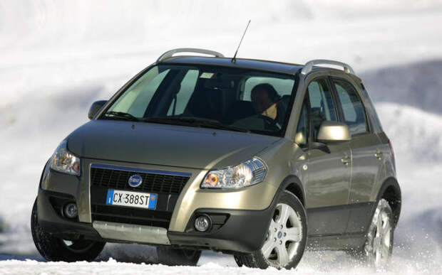 Fiat Sedici – еще один итальянский кроссовер, построенный на базе Suzuki SX4 в 2005 году. | Фото: autocar.co.uk. Fiat Sedici – еще один итальянский кроссовер, построенный на базе Suzuki SX4 в 2005 году. | Фото: autocar.co.uk.