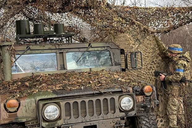 Украинский командир избил подчиненного за идею сдаться в плен