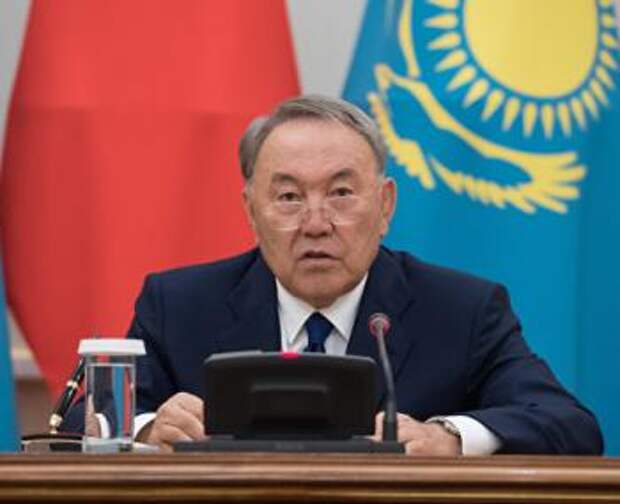 Назарбаев заявил о готовности содействовать переговорам России и Украины по Донбассу