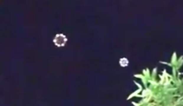 Два НЛО четко записались на видео