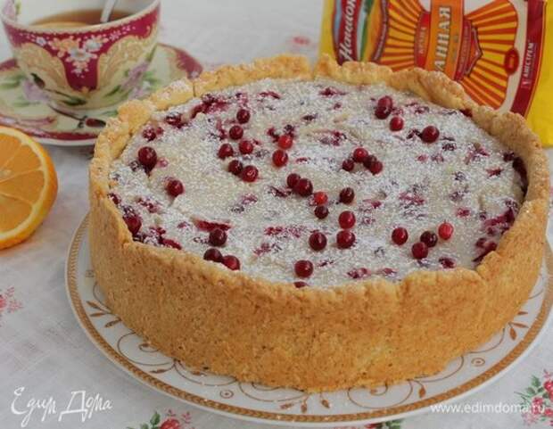 Пирог с манной крупой и брусникой Пирог с манной крупой и брусникой