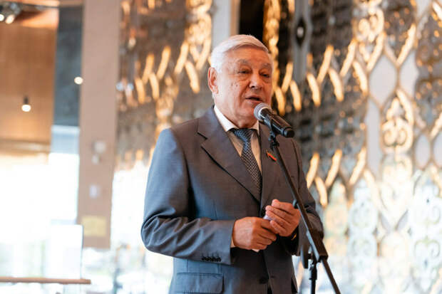 Мөхәммәтшин «Динамо-Ак Барс» хатын-кызлар волейбол клубын чемпион титулы белән котлады