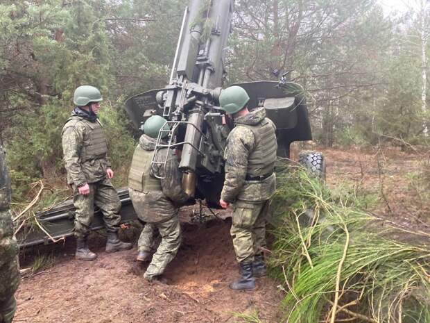 МО: в районе Часова Яра артиллеристы уничтожили бронеавтомобиль ВСУ