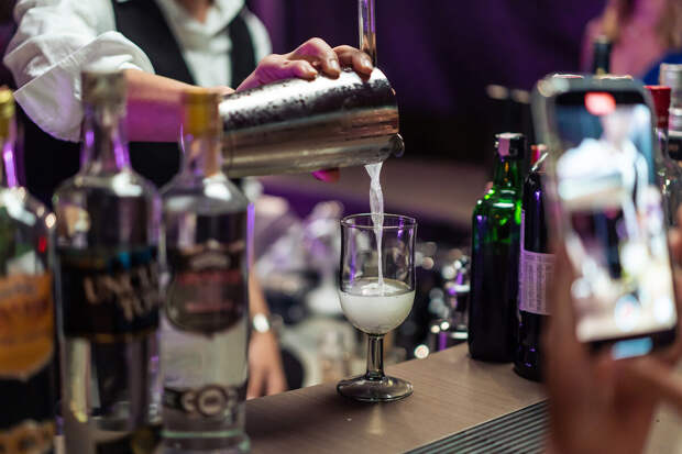 Sora News: бар с бесплатными напитками для желающих уволиться появился в Японии