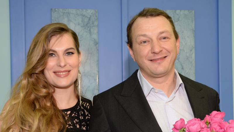 Замуж за кумира: пять звезд, которые связали свою жизнь с поклонницами