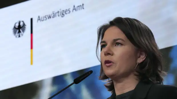 Глава МИД ФРГ Бербок во время визита на Украину посетит линию соприкосновения