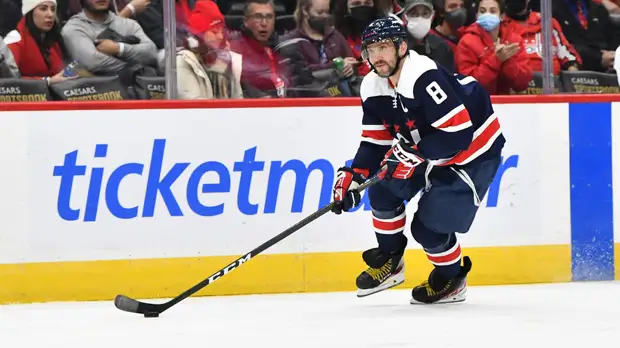 Овечкину наложили швы после попадания шайбы в лицо в матче с «Флоридой»