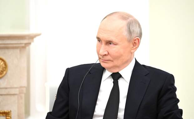 Путин назвал визит Мирзиеева в Москву знаком особых отношений