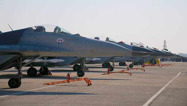 Переданные Россией Сербии истребители МиГ-29, аэродром Батайница в Сербии. 20 октября 2017