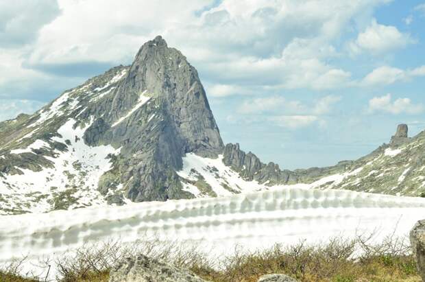 Гора Птица Ергаки, горы, лето, природа, снег, снег летом