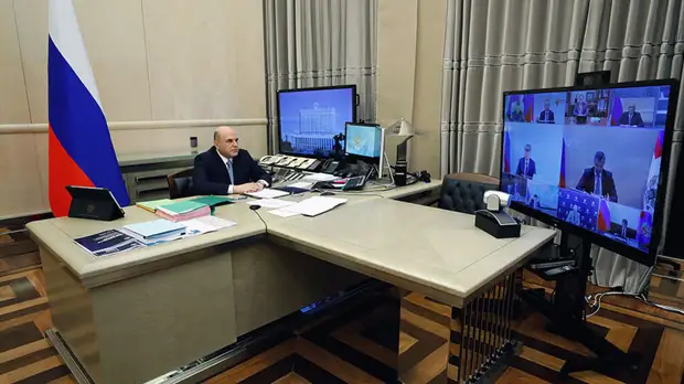 «День за два»: Мишустин об особом начислении стажа медикам, работающим с больными COVID-19