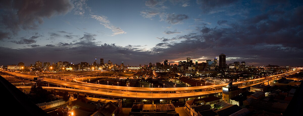 Johannesburg_Sunrise,_City_of_Gold.jpg