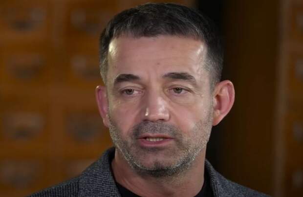 Варшавер сообщил, что Певцов показал ежегодную служебную записку Захарова