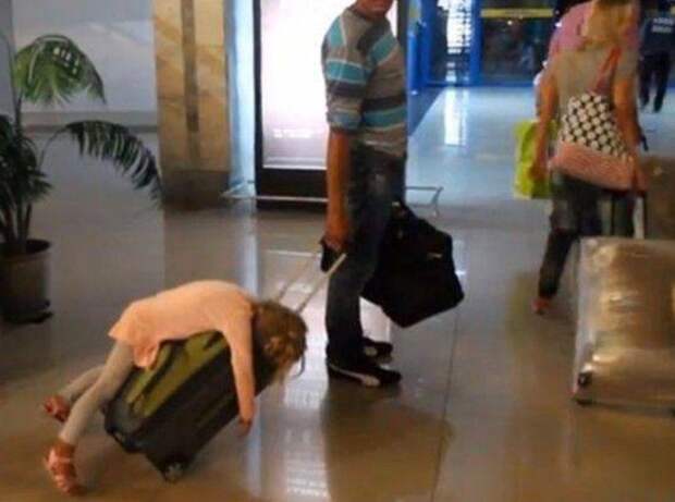 1. Эти утомительные перелеты аэропорт, багаж, путешественники, фото, юмор