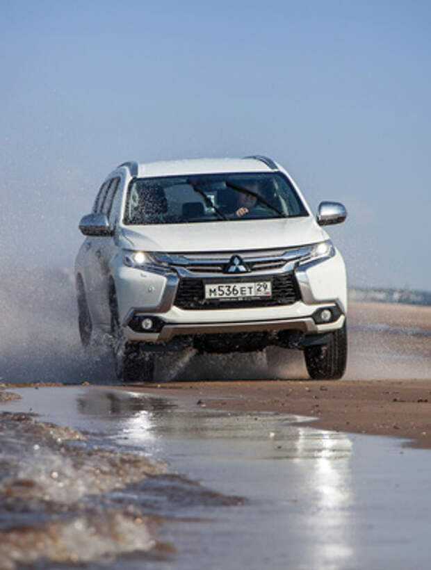 Сохранил ли новый Mitsubishi Pajero Sport свою суровость и страшно ли на нем заезжать в глушь