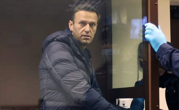 Горбатого могила исправит: в суде по делу о клевете на ветерана Навальный наговорил себе ещё на один срок