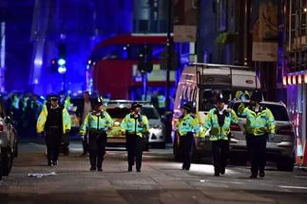 Лондонская полиция ведет обыск подозреваемого в совершении теракта в Лондоне