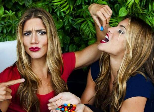 Бразильские синхронистки, сёстры-близнецы Биа и Бранка Ферес (16 фото)