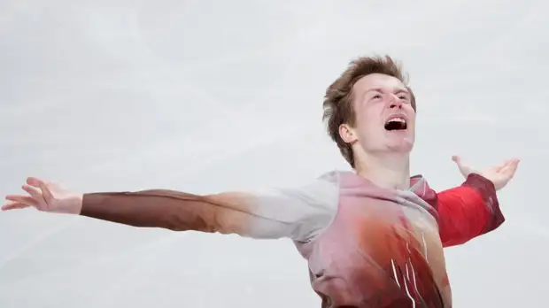 Самарин рассмеялся после своих оценок на турнире в Венгрии по фигурному катанию