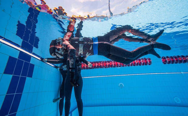 Дайвер 28 февраля 2016 года Алексис Сегура Вендрелл, профессиональный фридайвер, установил новый мировой рекорд. Парень оставался под водой 24 минуты и 3,45 секунды, что кажется совершенно невероятным.
