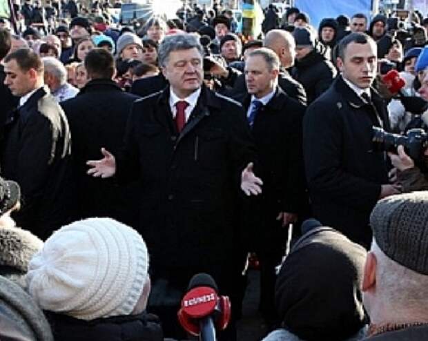 Порошенко сбежал от украинцев под крики «Брехло, позор!» (видео)
