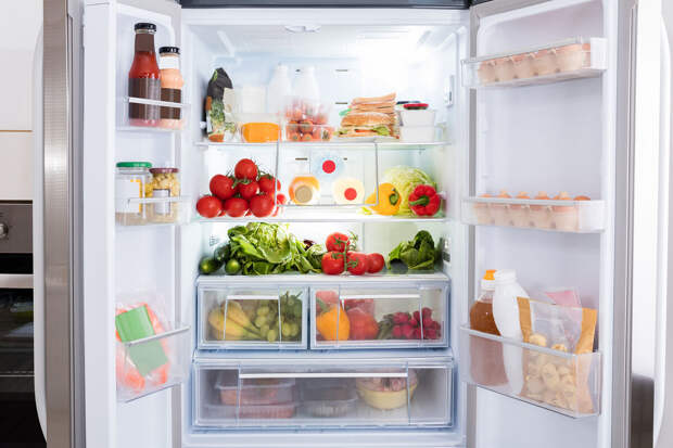 Эксперт Кузнецова: мясо, рыбу и яйца нельзя хранить рядом с другими продуктами