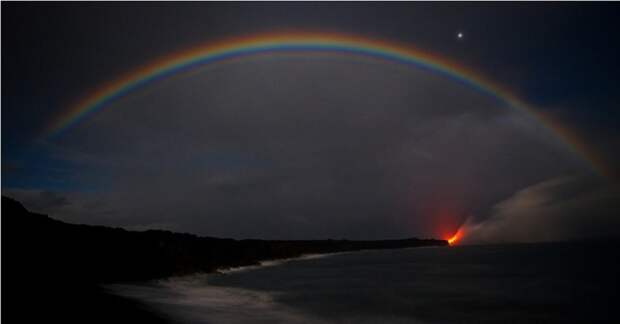 Потрясающе красивые фото ночной радуги со всех уголков планеты: как такое возможно