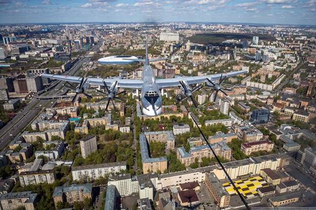 Москва из кабины самолета Ил-78 авиатехника, авиация, москва