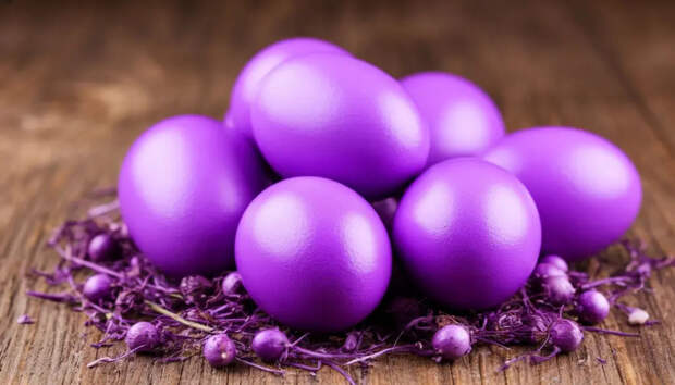 Сиреневые яйца на Пасху без химии: секретный ингредиент, который все хозяйки выбрасывают
