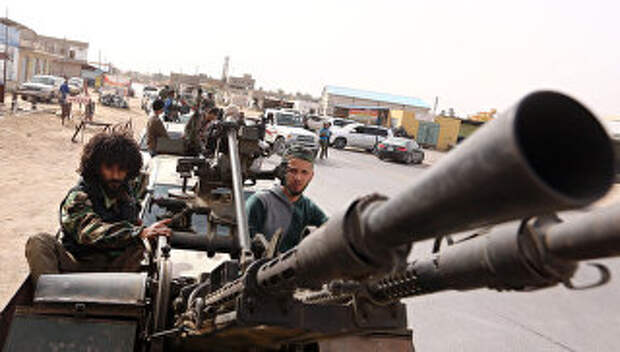 Боевики на пикапе, недалеко от Триполи, Ливия