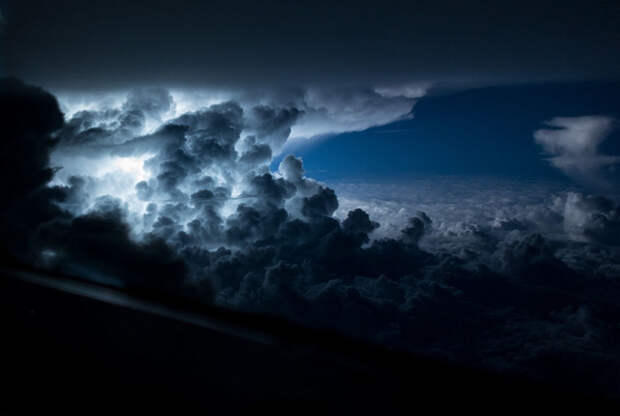 7. Шторм над Атлантическим океаном, в нескольких милях к югу от Ямайки пилот, фотография, шторм