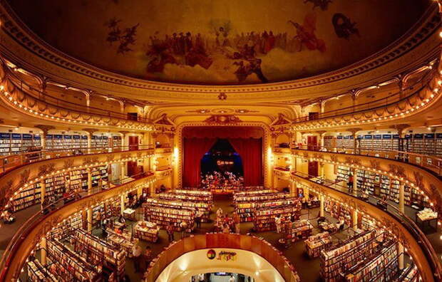 Книжный магазин в здании театра: El Ateneo Grand Splendid Книжный магазин в здании театра: El Ateneo Grand Splendid