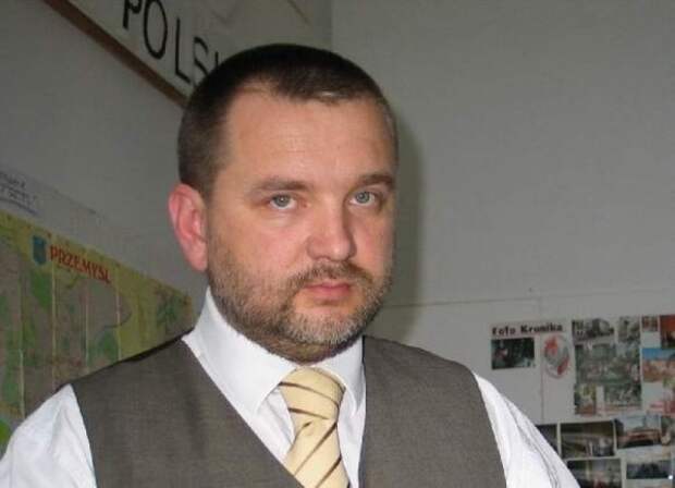 Польский эксперт призвал власти к осторожности в якшании с Украиной: Вложения в уже гибнущую страну бесполезны  