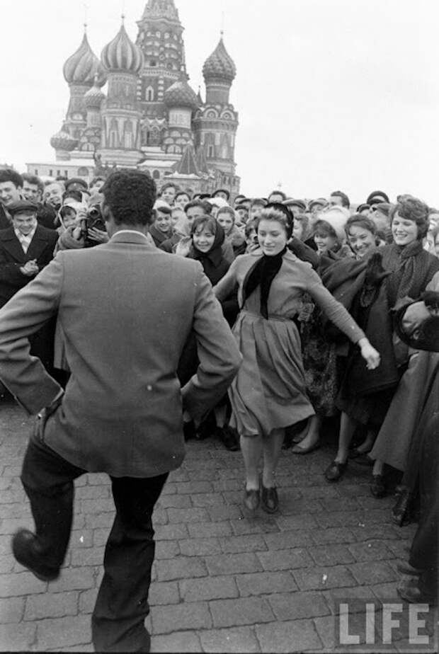 12 апреля 1961 года. Всенародное ликование СССР, гагарин, космос, ностальгия