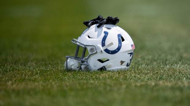 Colts helmet