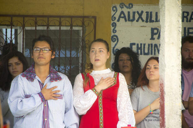 Как простая русская женщина Вика стала богом в Гватемале