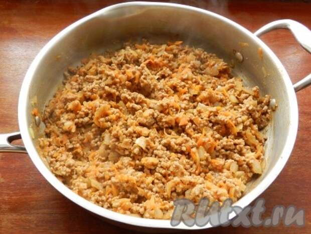 Посолить и поперчить по вкусу.