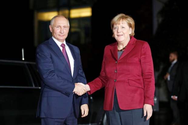 Ангела Меркель и Владимир Путин. Фото: GLOBAL LOOK press/Stocki