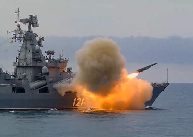 Ракетный крейсер Москва, скриншот Минобороны РФ