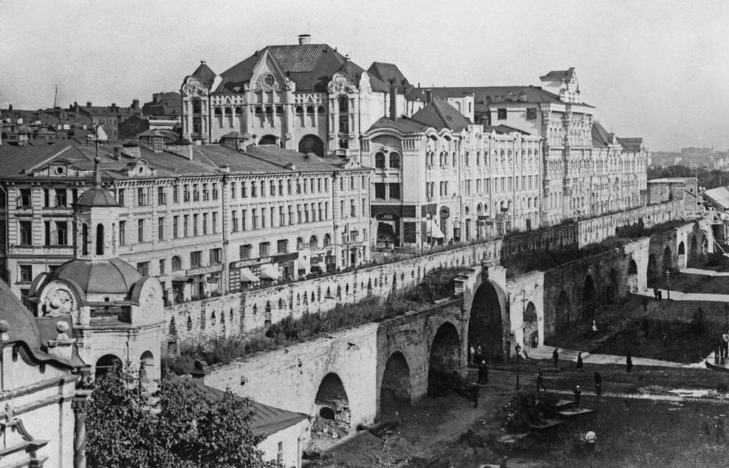 Закопанный Политехнический музей. Анализ старых фотографий