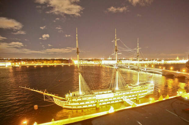 В Санкт-Петербурге 18 мая открывается сезон «Поющих мостов»