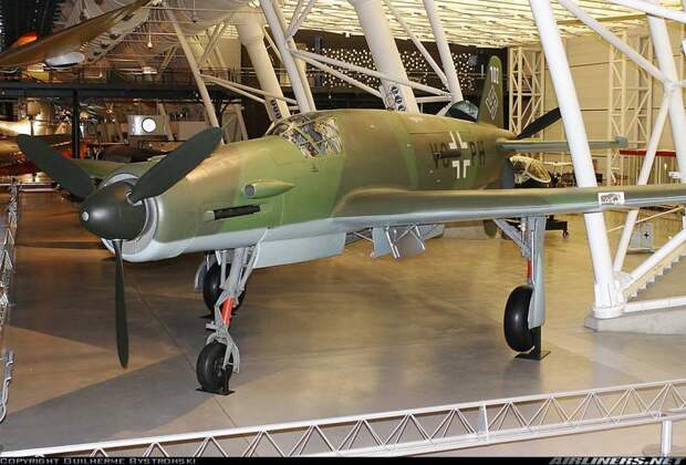 Боевые самолёты. Тянитолкайная стрела: «Дорнье» Do.335