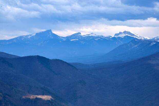 Вид на горы Тхач, Ачежбок