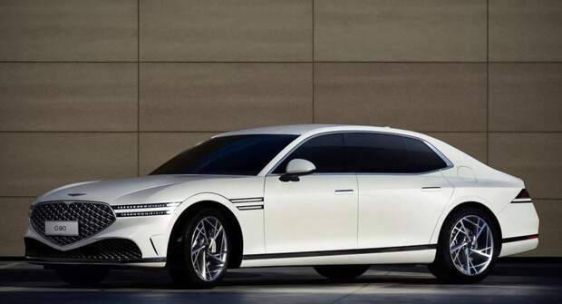 Новый Genesis G90, внедорожное купе Mercedes-Maybach и электрокар Lexus RZ: главное за неделю