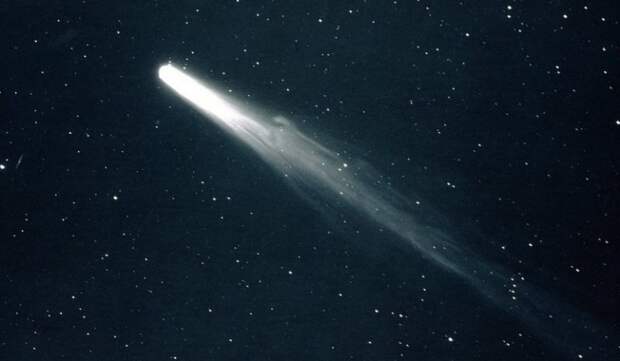 К Земле приближается комета Джонсона
