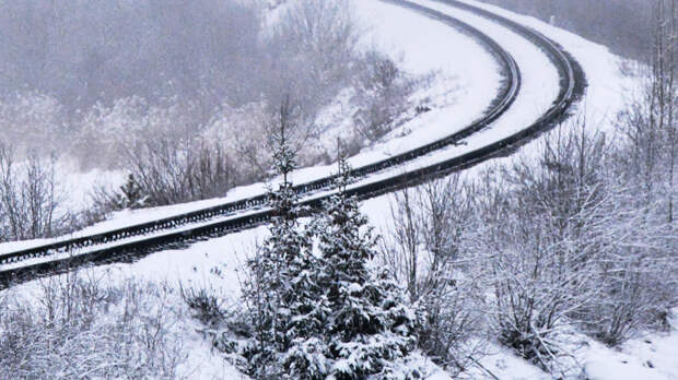 В Пермском крае сошли с рельсов десять вагонов грузового поезда