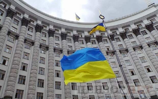 Депутатам украинского Канева раздали повестки во время заседания горсовета